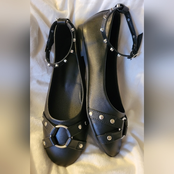New studded strap, buckle around the ankle, ballet flats, from Shein - Picture 3 of 10